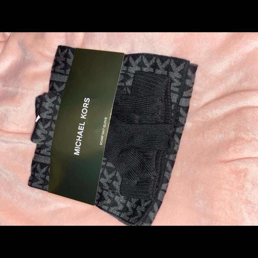 NWT Michael Kors set